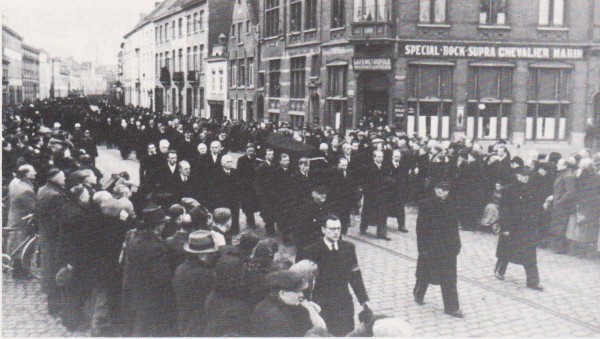Voetbal - Begrafenis Van Kesbeeck.jpg